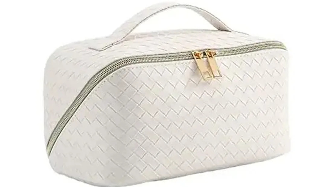 Complete travel packing system with matching cubes, shoe bag and laundry pouch