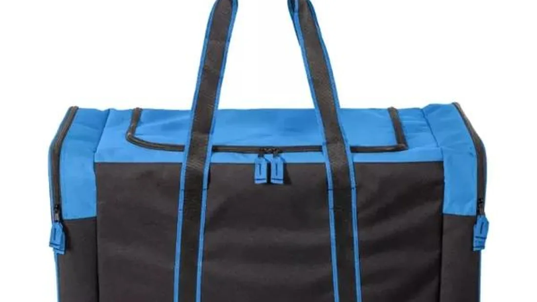 Set of durable packing cubes in different sizes with reinforced zippers and mesh panels